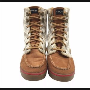 Corduroy sperry with Shimmer  women size 9